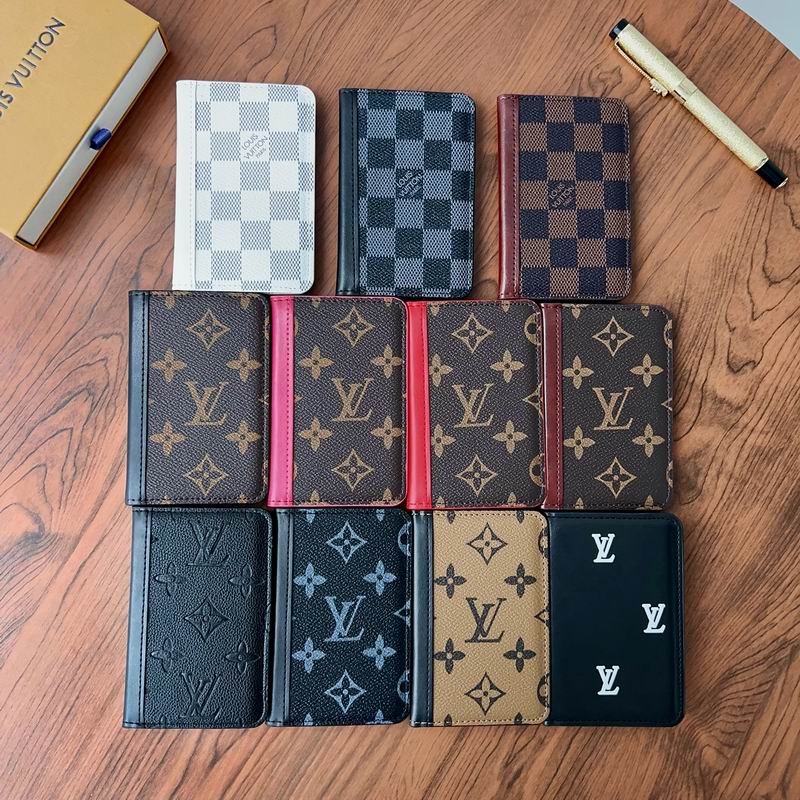 LV card bag 09